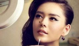 最新爆料女星是谁啊图片,最新爆料女星身份大起底！